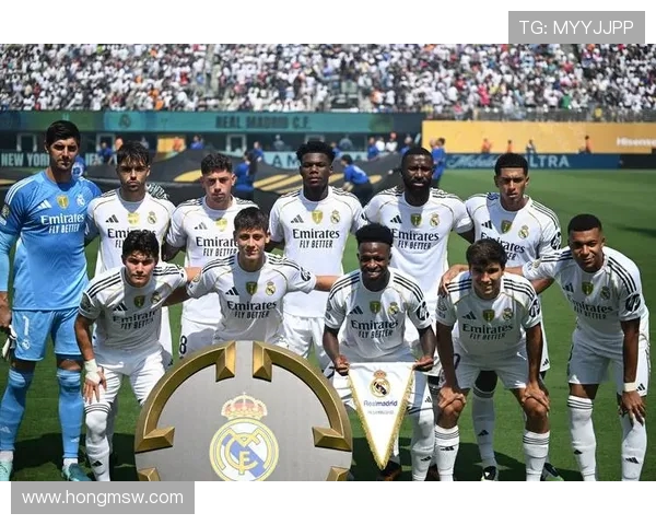 巴黎圣日耳曼：从足球巨星到全球品牌的崛起之路